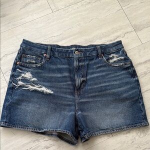 American Eagle women’s shorts